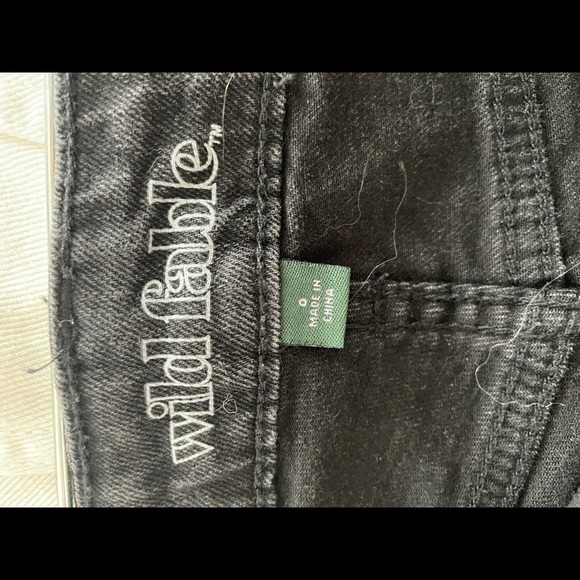 black distressed jeans - Picture 3 of 3